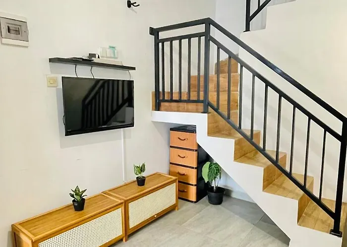 Cozy Minimalist Near & Kuta